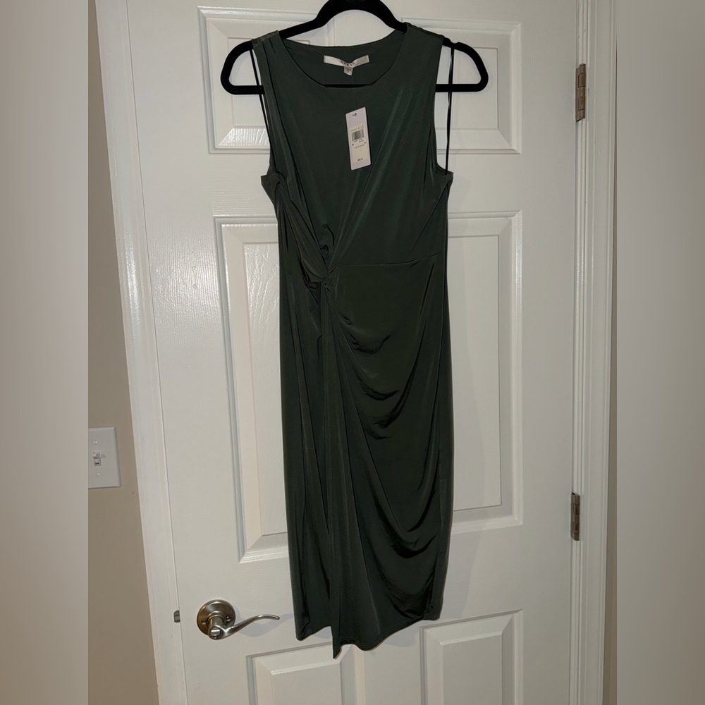 Elegant Green Sleeveless Dress